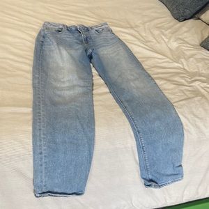 American Eagle light wash stretch curvy mom jean